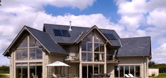 为何有些美国人宁愿房子被卷走，也不用水泥建房？网友：国情不同