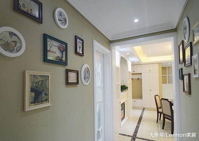 不要再说房子小没空间，学学人家这么利用过道，再小都能挤出地方