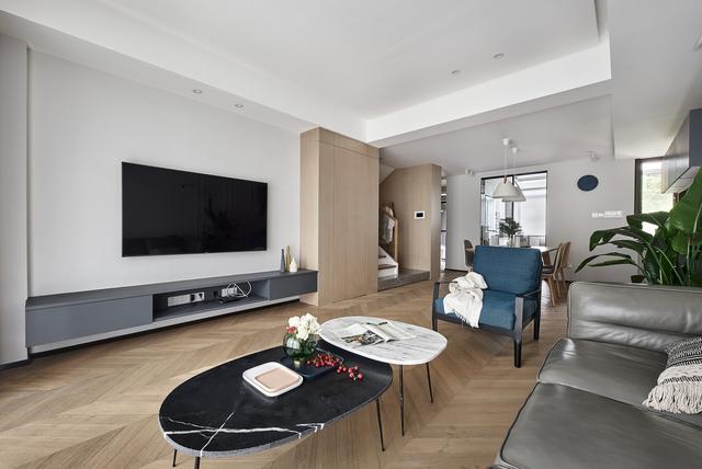 成都跃层装修实景图，色彩清新，确如一杯夏日里的薄荷茶