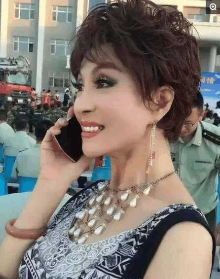 30年不吃晚饭，外形似少女，谁能看出她63了