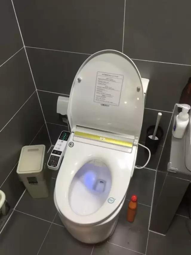 剩男为相亲买54㎡小户型，客厅缩小两倍，硬把一居室改造两室一厅！