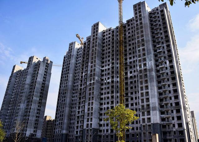 “以贷养贷”，一炒房客亏本40万卖房，炒房客：心慌的不只是房贷