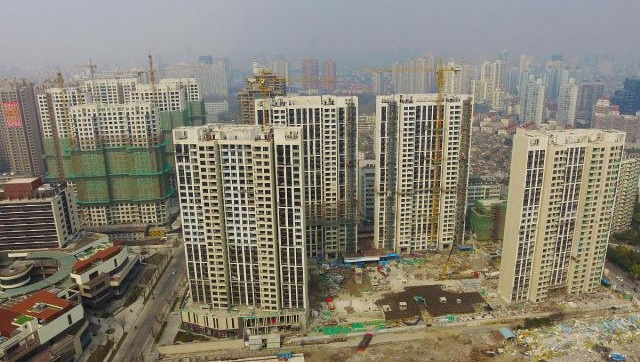 两大消息“发酵”，房奴翻身反遭翻脸，楼市回归2013年？