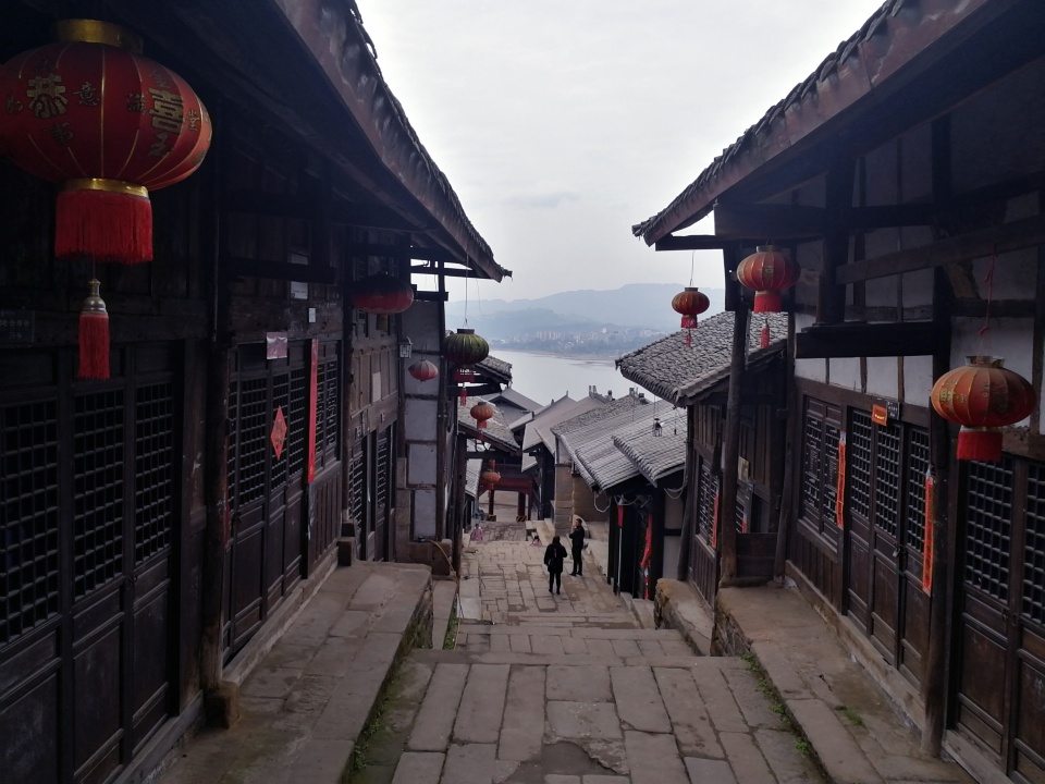 一座千年古镇，曾和乌镇、周庄“同名”，如今却低调无人识