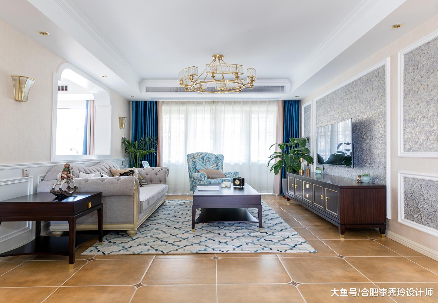 ?餐厅打一圈柜体连卡座，木工硬要把卡座底部向内倾斜5公分，为何？