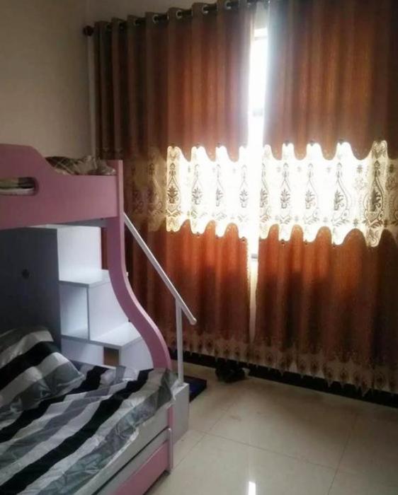 妹夫回农村盖了栋小洋楼，花费了50多万，不过孤零零一栋瘆得慌!