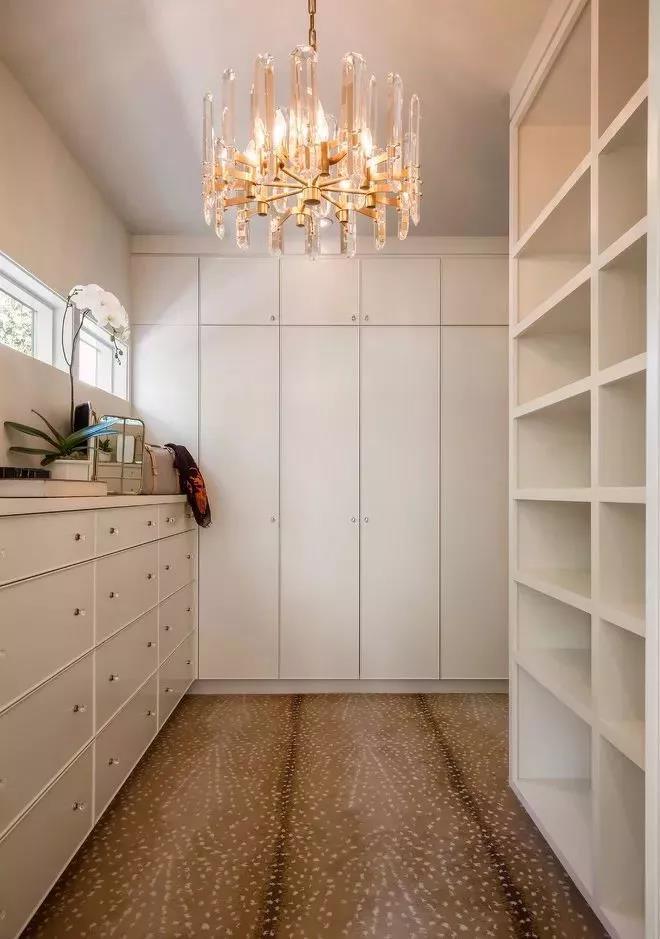 谁说衣帽间没什么好设计的？别人家的衣帽间让你羡慕不已！