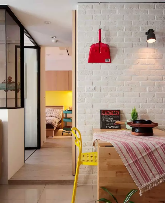 66㎡两室除了有黑板墙的儿童房，还有宽敞的衣帽间！