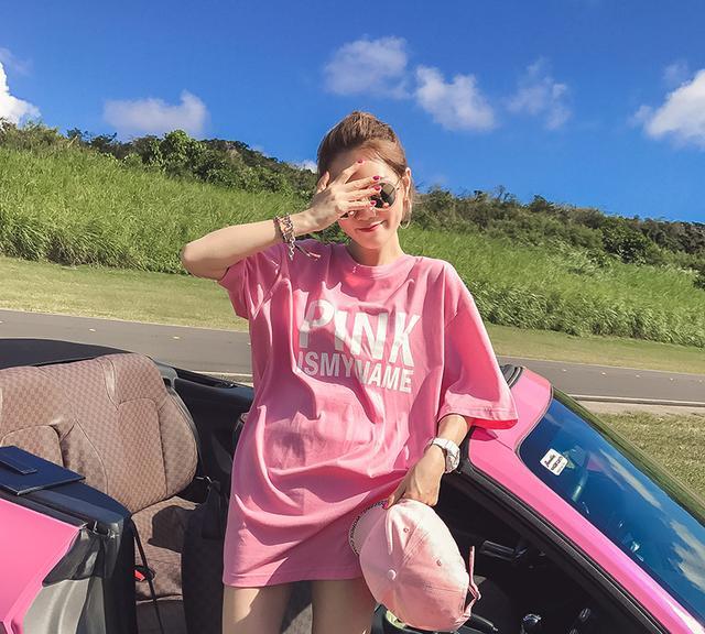 夏季那么热，穿这些宽松的T恤刚刚好