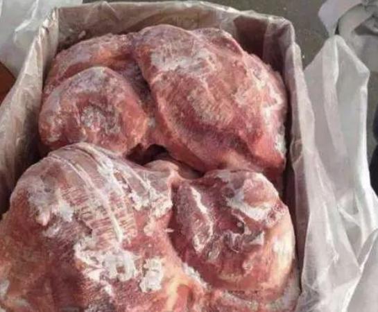 解冻猪肉千万别用水泡！厨师教你1新招，分分钟融化，肉质鲜美