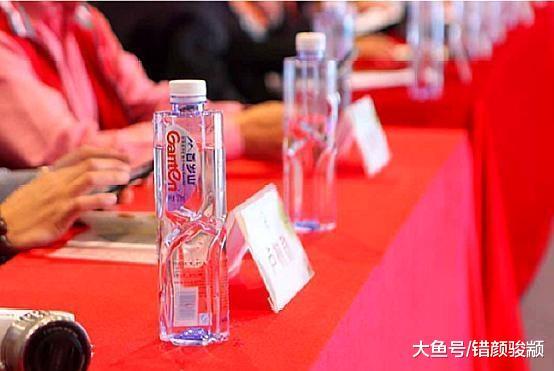 中國“水中貴族”：將昔日老大康師傅拉下馬，一瓶3元能賺多少？