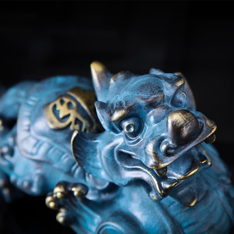初三去舅舅家拜年，剛進家就大開眼界，招財大氣，比貼對聯還高級