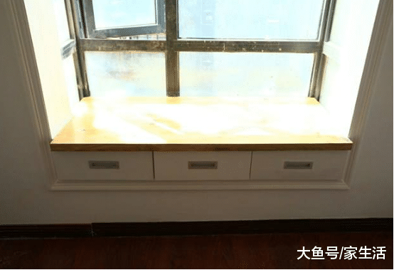 飘窗铺大理石是几十年前风格了，现在早流行这样装，年轻人都喜欢