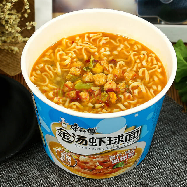 完全一样的泡面，为何桶装要贵一些？看完后你可能还会入手桶装的