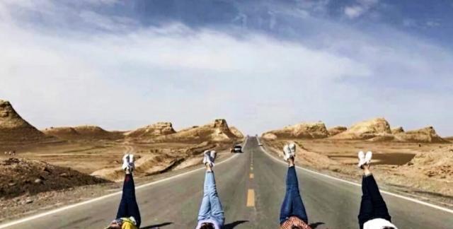 青海旅游再次升温，高速公路上的美景虽然很狂野，可千万别模仿哦