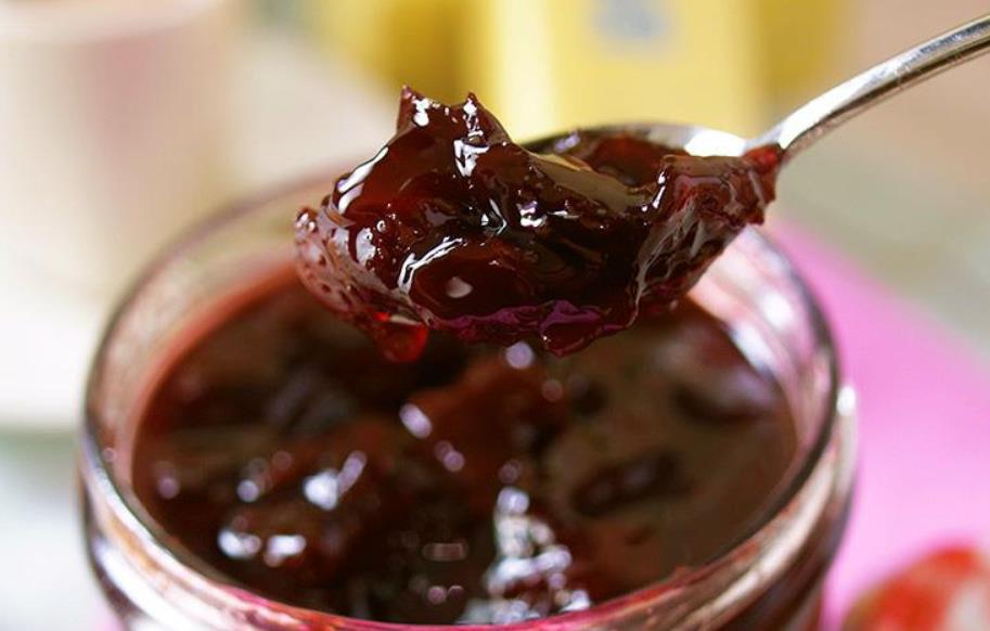 夏季，这水果真便宜，10块钱一斤，多吃点可以补血，还能做酱吃