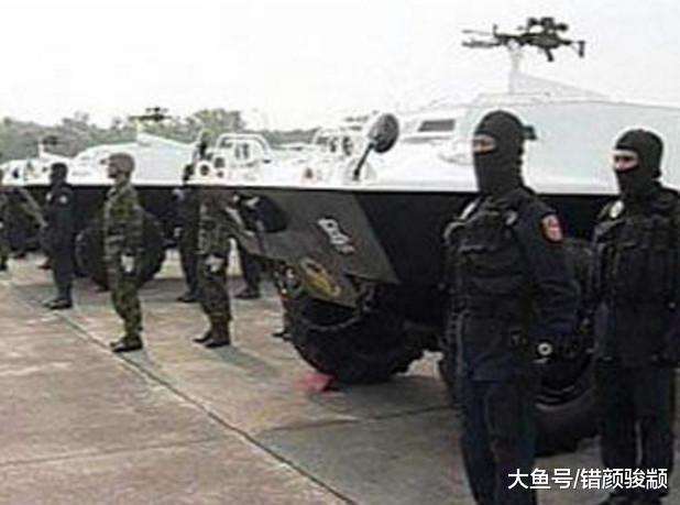 史上最強逃犯，躲過300特警和3000子彈，軍方說4個字，他隨即被捕