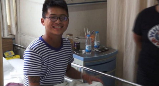 “杀鱼弟”百草枯事件后，与人斗殴进警局，这次网红身份保不了你