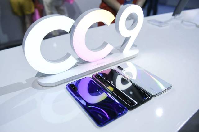 两款最便宜的屏下指纹手机，大存储也仅售899，网友：年度最香