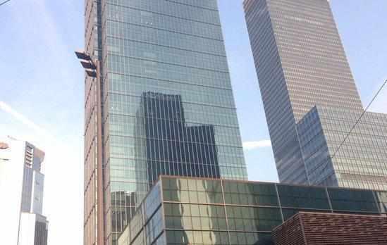 晒晒蓝燕如今住的豪宅，在上海住价值过亿的房子，装修得像宫廷