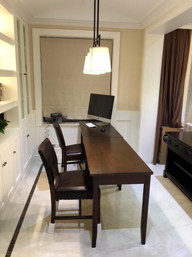 135平米简美三居，入户花园包进客厅瞬间多出一间书房，真实用