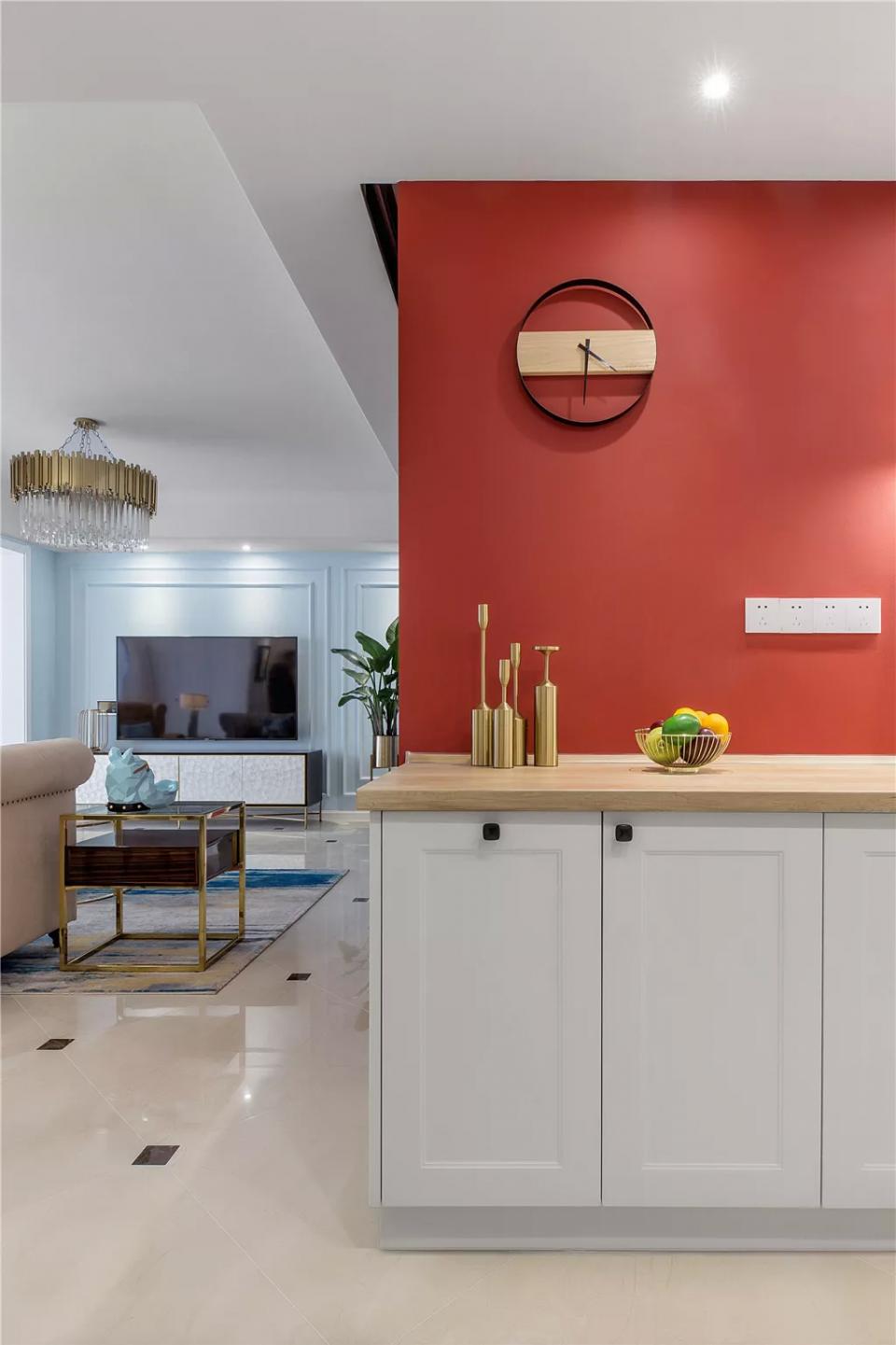 140平轻奢美式三居，红黄蓝碰撞出优雅大气、高品位生活空间！