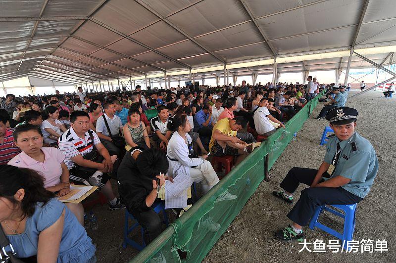 新房开盘时“人山人海”，真有那么多人买？内行人“9字”回应