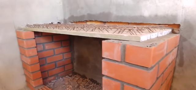 农村柴火灶出了新设计！占地不到1平米，空心砖砌好了，嵌入烤箱好实用