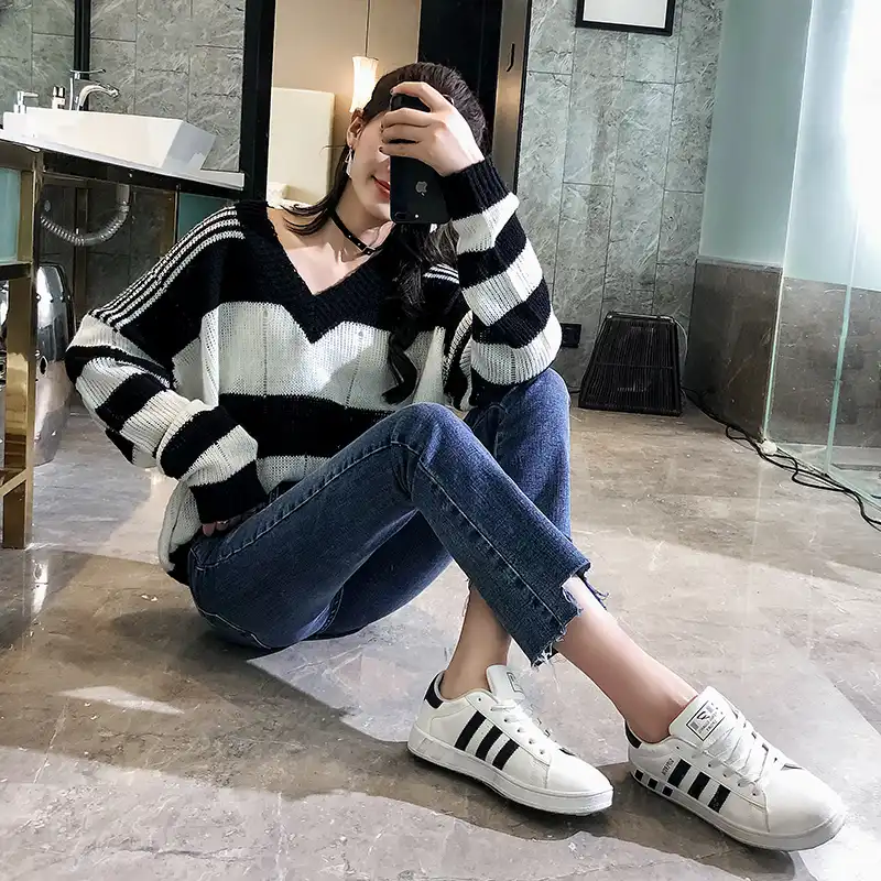 不爱穿裙子的女人有福了，四月刚上新“牛仔裤”，百搭又显瘦，贼有气质