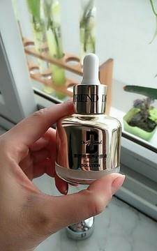 被称为“国宝级”的精华液，因价格低被人看不起，李佳琦：黑眼圈细纹全搞定