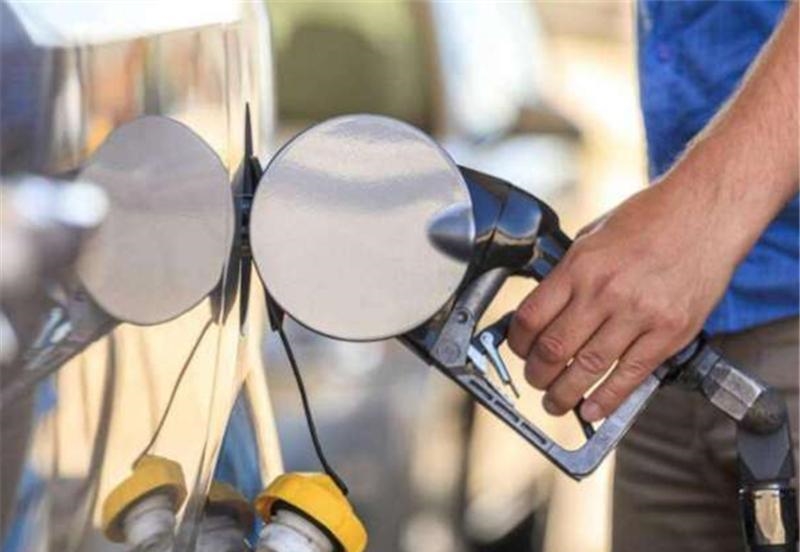 每次加油只加200元是“糟蹋”车 老司机: 这样加油才对车好!