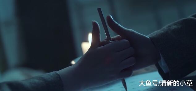 凌晨12点两名女生在宿舍玩笔仙，被老师送进医院，全校不淡定了