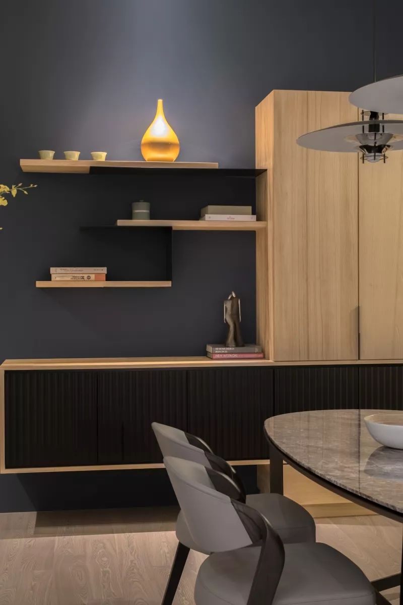 100㎡现代简约小复式，温润年轻气质，稳重端庄大气