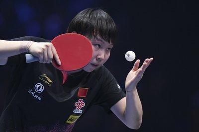 女乒世界杯国乒包揽冠亚军！刘诗雯零封大黑马，轰11-1会师朱雨玲