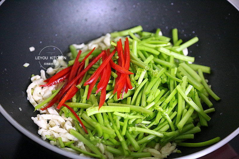 减肥也可以吃得很好，10分钟小炒，肉丝嫩滑，每一口都汁水丰富