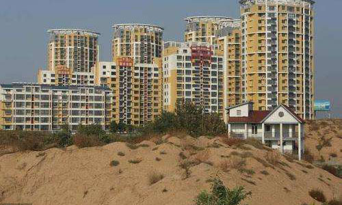 鹤岗房子“不值钱”，是给中小型城市“警示”？房价和这点相关？