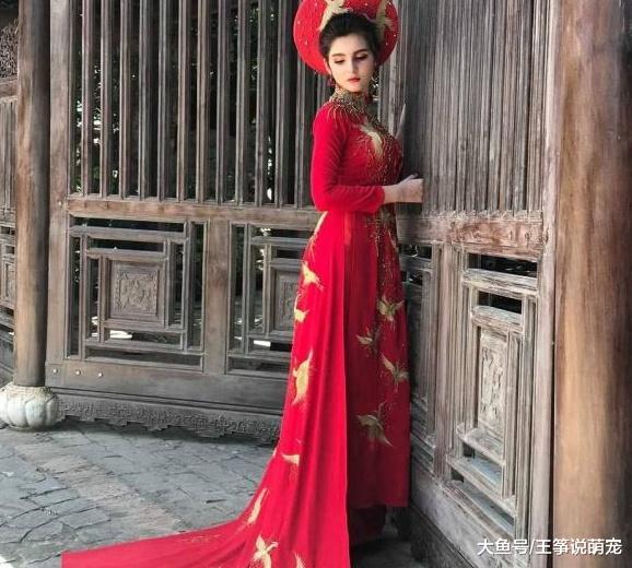 混血女孩因出众的身材和天使面孔走红，14岁身高就达到1米7
