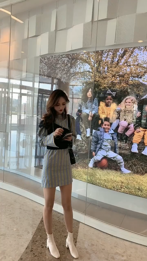 商场里的女神，这装扮回头率一定高