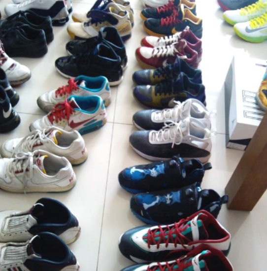 许多人在门口摆放这些东西，都是不好的现象，记得改正过来