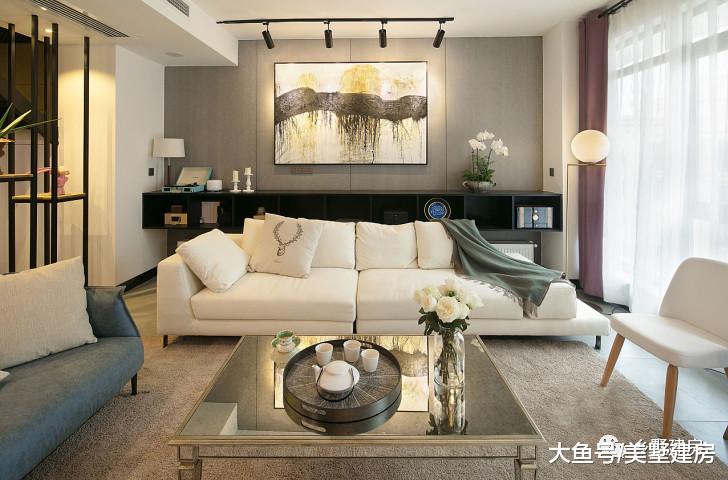 占地仅68平的四层欧式别墅，时尚又气派，建一栋在农村十分抢眼！