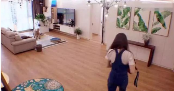 何穗现实的豪宅曝光，全屋铺了高级地板，装修很奢华