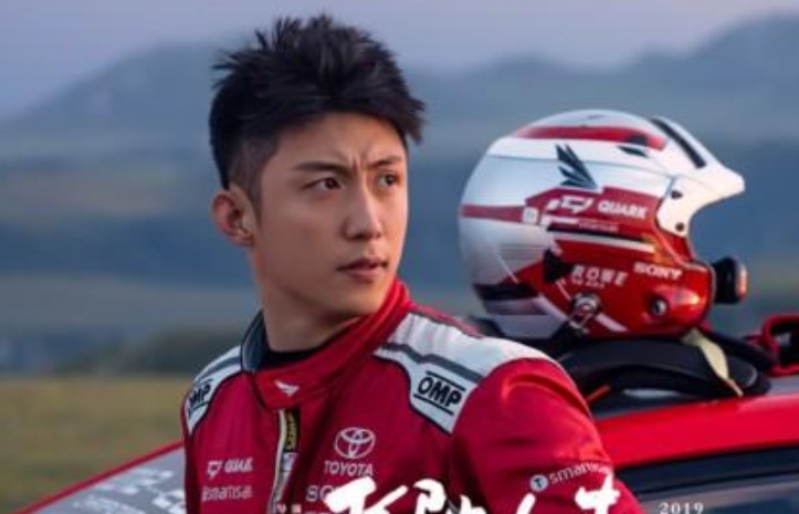 烤肉店员转行成演员，年少成名一夜爆红却被封杀，沉寂两年成功翻红