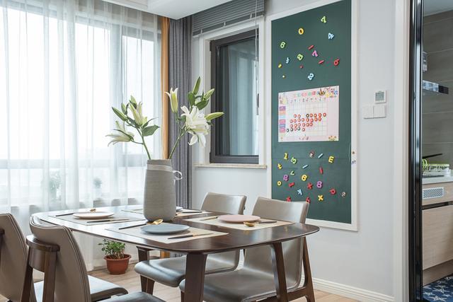 成都130平現代風裝修 進門就是廳沒玄關收納功能照樣強大