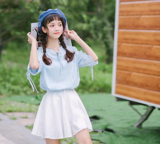 适合“学生党”的4套夏季搭，清新又气质，好看的女生都这样穿！
