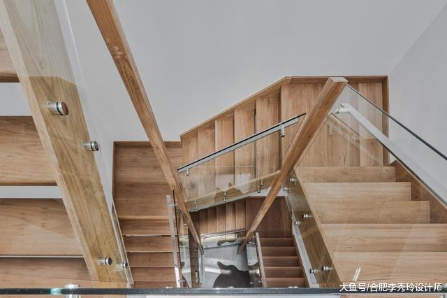 200㎡独栋三层小楼，阳台敲掉改砌游泳池，国内业主：敢想不敢做