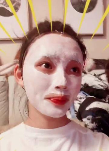 袁姗姗推荐世界上0差评的面膜，林允用了8年，网友：黑色素收割机