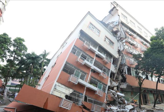 深圳楼塌房价反涨100万，购房者买房等拆迁! 律师提醒需谨慎