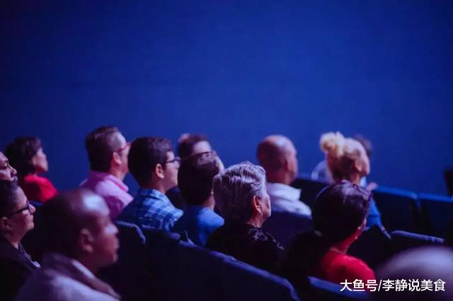 『美国』在美国，有30万中国学生在假装留学