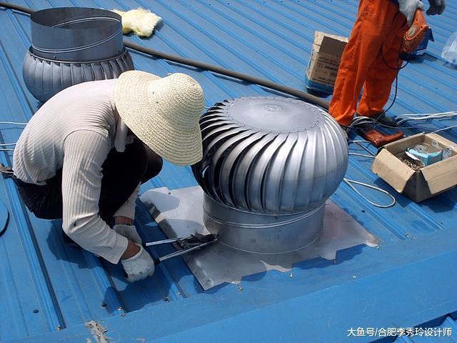 顶楼露台想封顶，啥也阻挡不了我！几个铁帽拆了放屋顶，还怕通不了风？