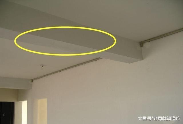 横梁不能拆，看不顺眼怎么办？改成国外拱形门，邻居都羡慕哭了